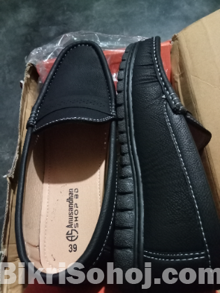 39' size casual loafer shoes